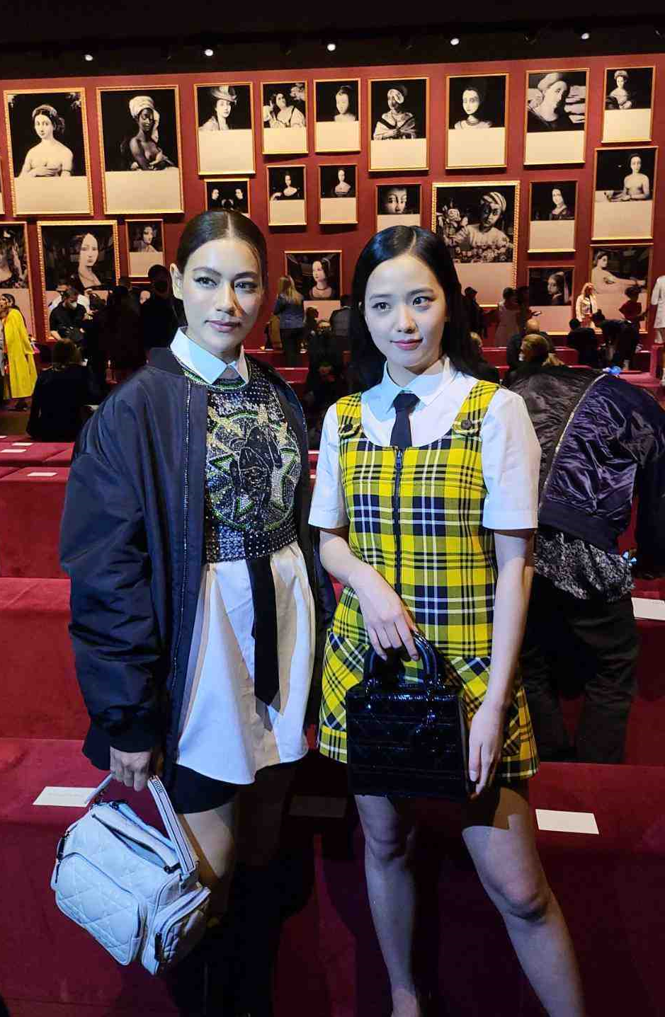 韩星出席时装周：泫雅男友辣眼，权志龙有“姨味”，朴宝剑头发油