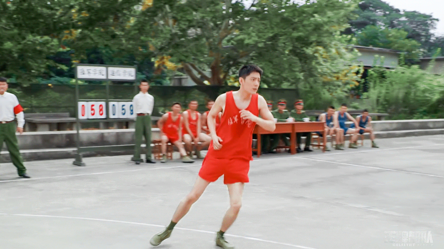 肖战胸肌上热搜了 那就一起看看吧看看他有多自律