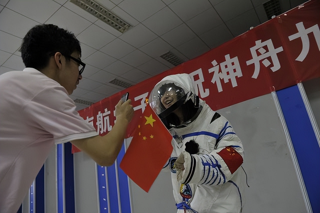 少年强则国家强，少年，为了强国报这些高校吧