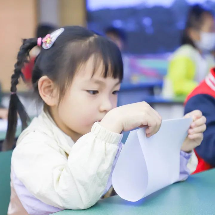 成都市双流区黄甲小学携手黄甲幼儿园开展手拉手幼小衔接活动