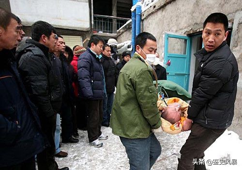 2003年,恩施8人中毒,黑手竟是信用社老会计：日记上还有15人名字