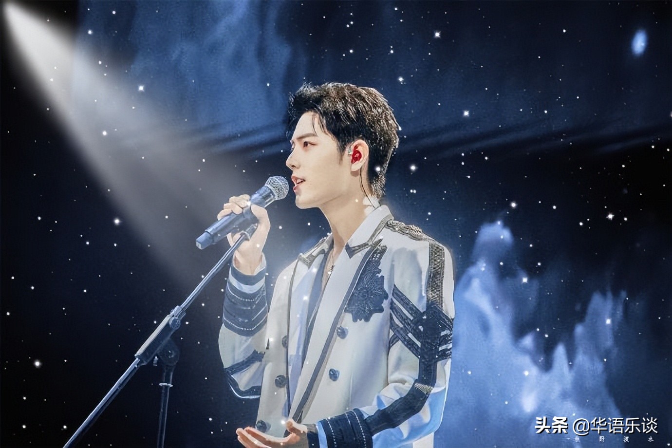 周杰伦总销量逼近2亿稳居第一！过亿的华语歌手仅8位