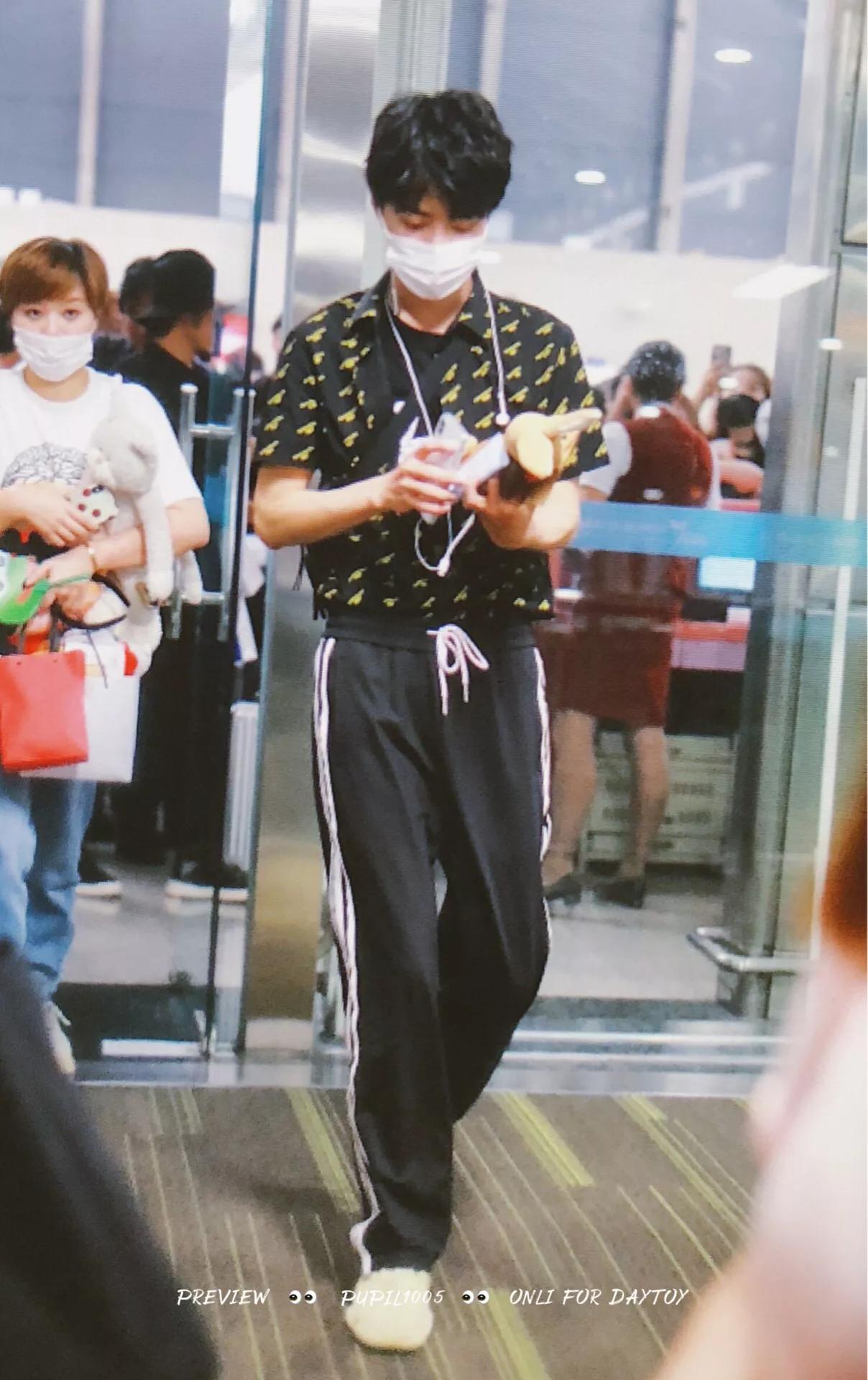 考古肖战:2018年9月—12月机场时间线汇总,今天请叫我收图狂魔