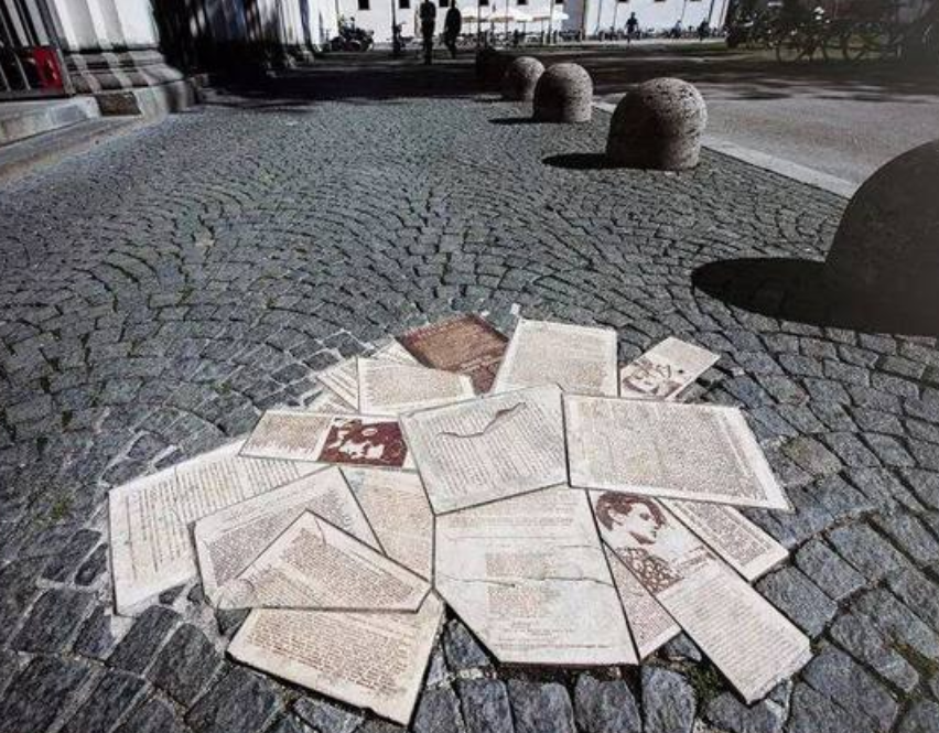 二战中希特勒有多残暴？送上万未成年孩子上战场，被俘后痛哭求饶