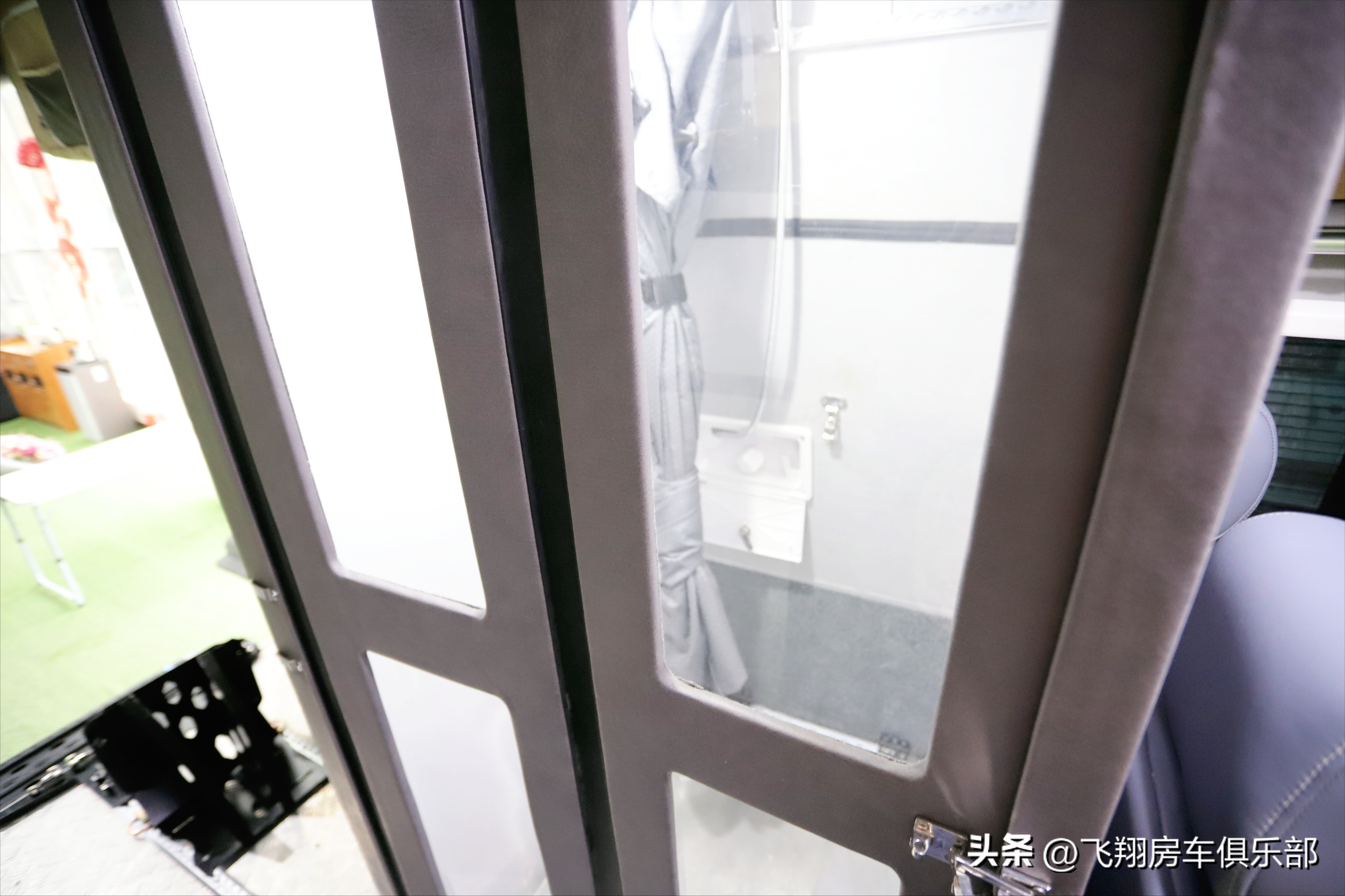 挑战全网最轻房车！户外越野风+帆布吊柜，造型百变“大玩具”