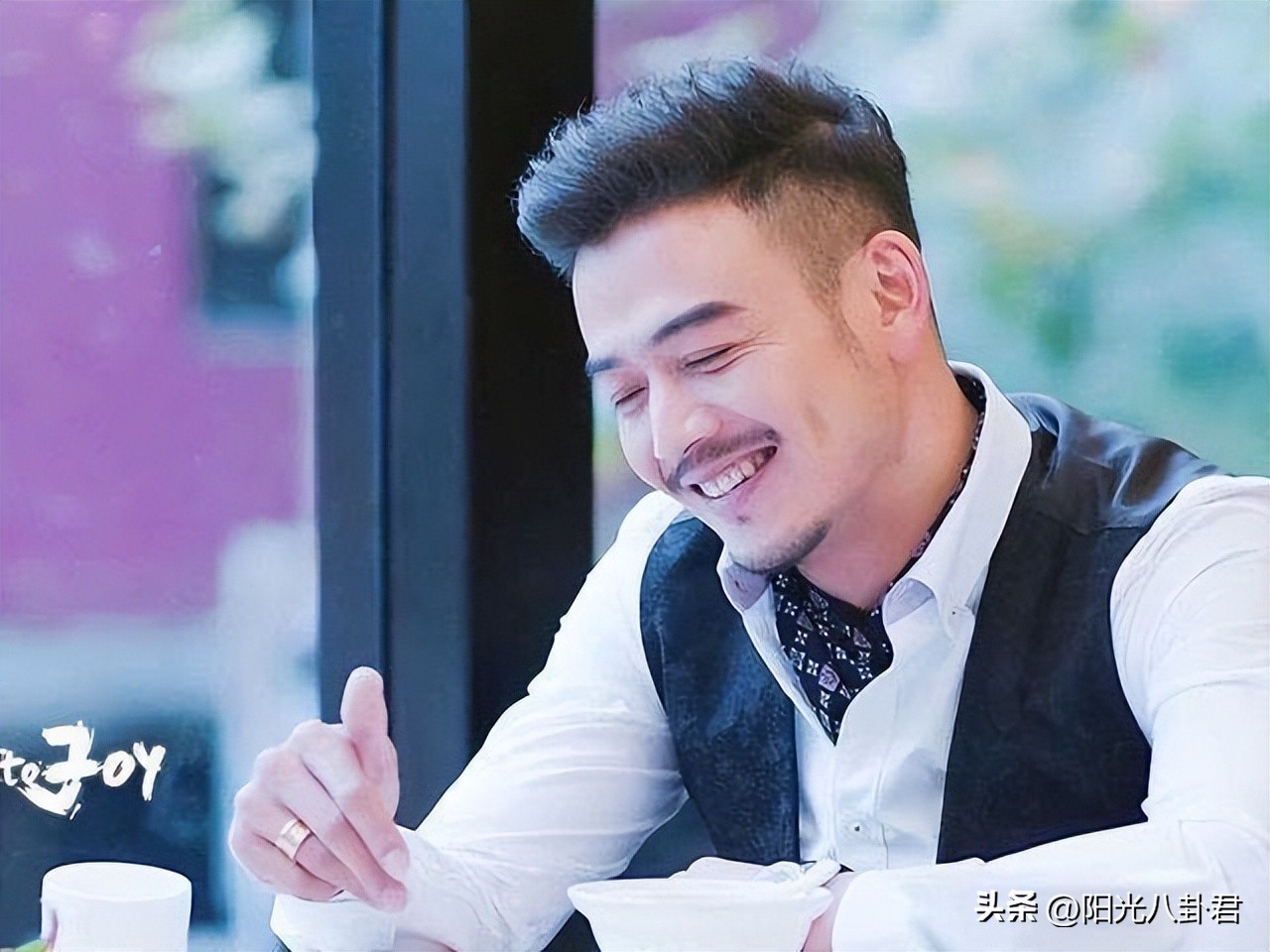 初见时青葱少年，再见时“人间油物”，这6位男星集体把路走窄了