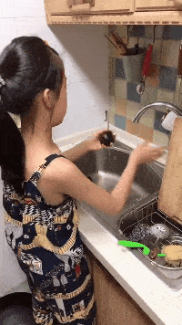谁给我买苹果我就跟谁走图片