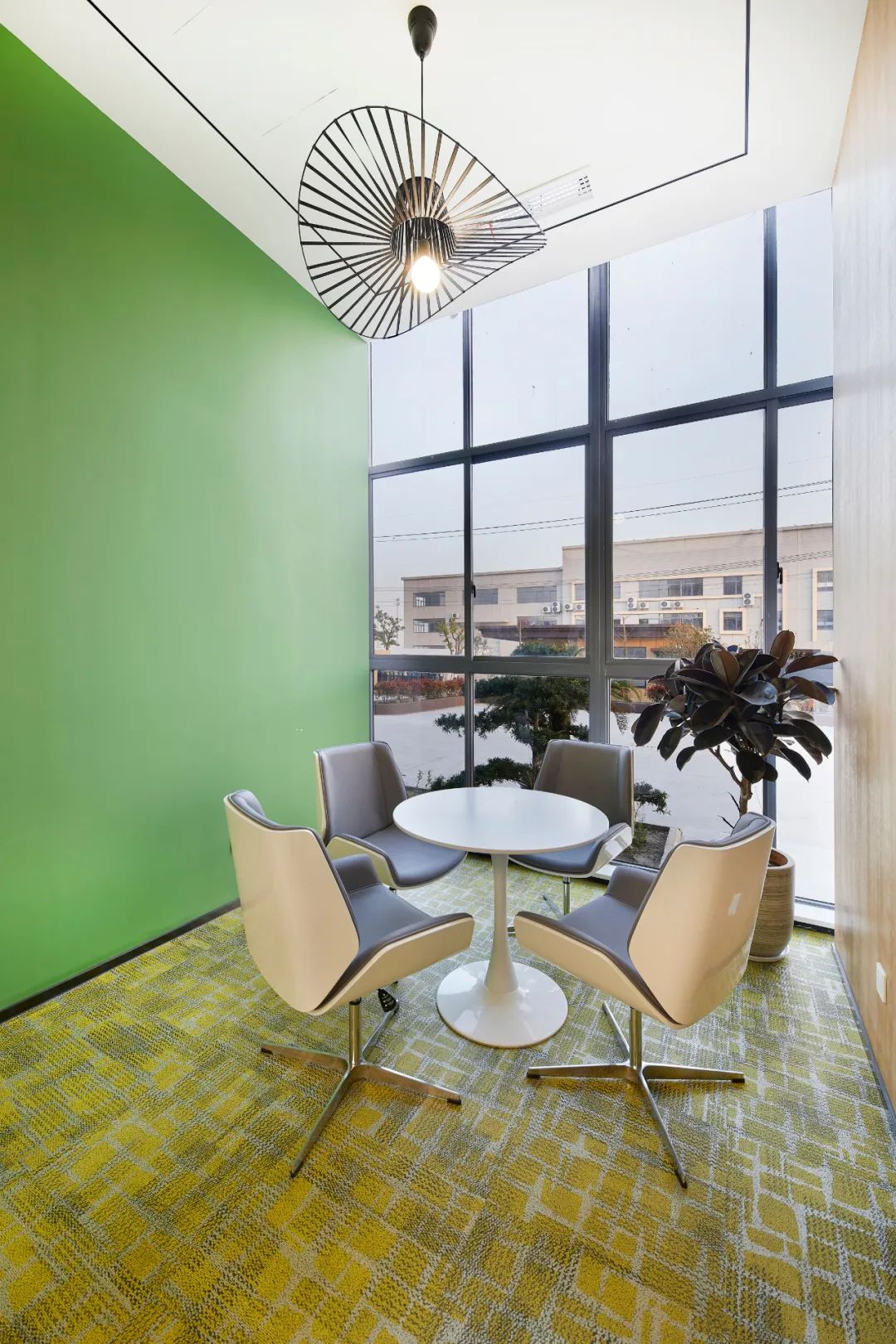 办公室装修案例 | 空间弥足珍贵，当然要物尽其用