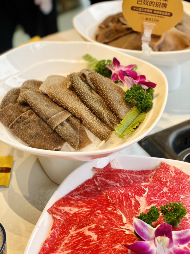 �ı�����ҵ�ġ���Ʒ���塱�ù˿ͻع��й��˳Է���ζ��