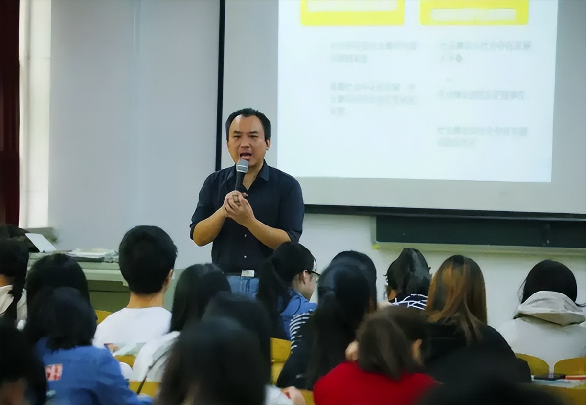 上海某高校教授工资单流出，薪资标准引人羡慕，难怪都抢着当教授