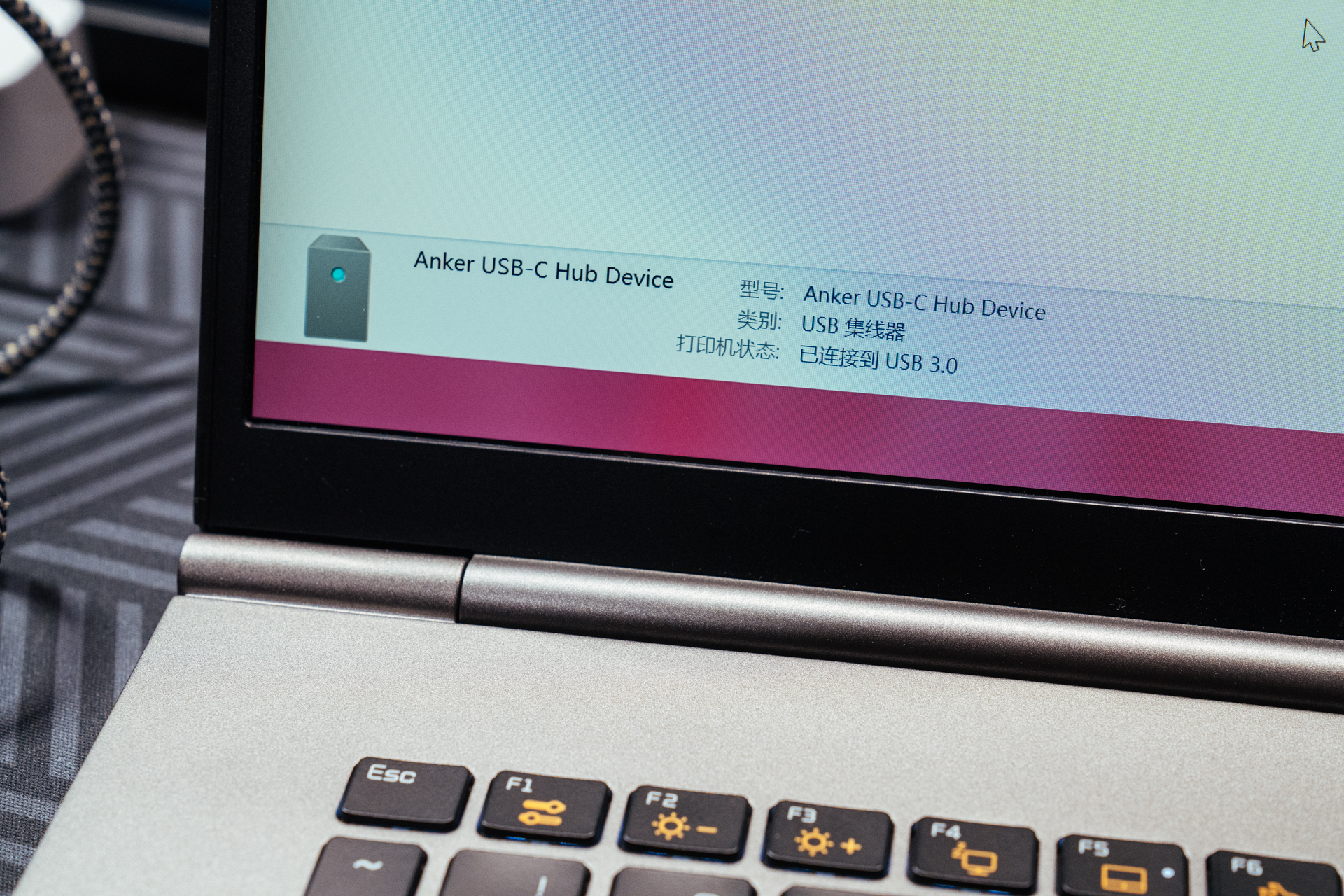 简洁条理，如何布置自己的办公桌面：轻办公好物分享