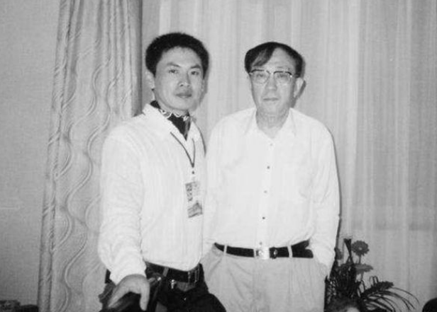 导演谢晋：三个儿子死得死病的病，黄连都没我的生活苦