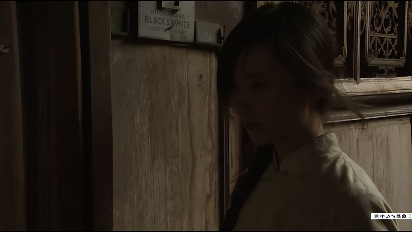 抗日“不神”剧《团长》，死啦和烦啦喝了什么威士忌？