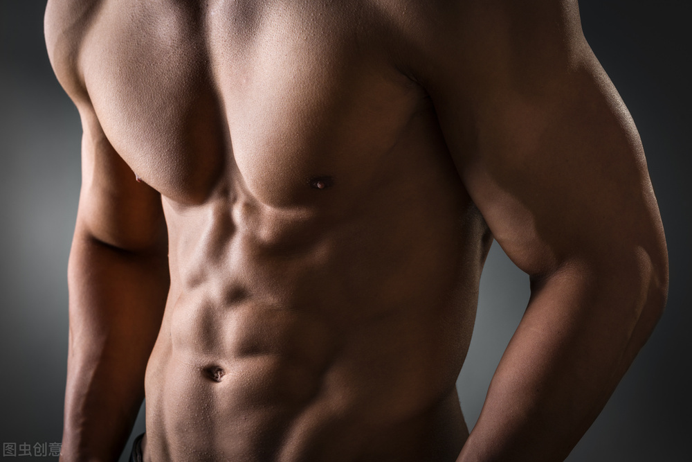 怎样练胸肌（如何提升练胸效果？6个胸部训练动作，雕刻结实、饱满的胸肌）-华海博客