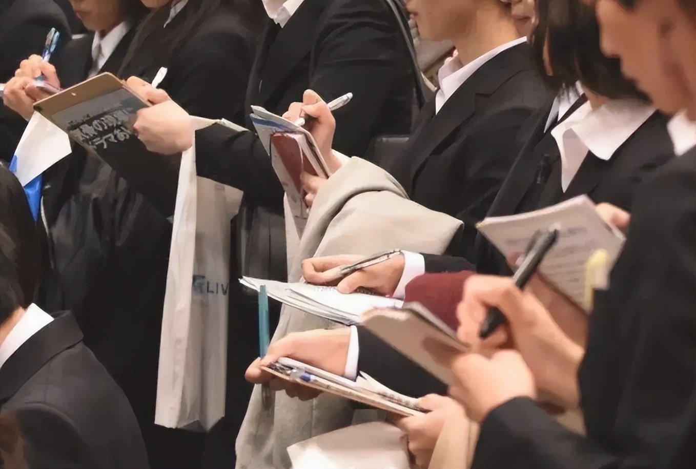 别错过“白嫖”的机会！大学毕业生可以领这些补贴，5年内才行