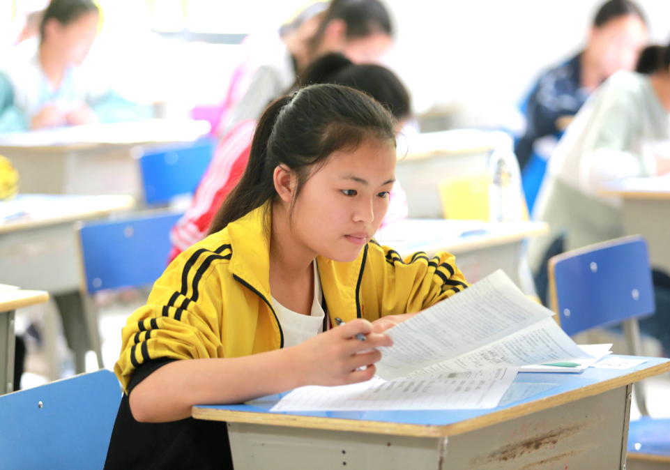 英语将从“主科”变成“副科”？部分地区已调整，上海就是代表