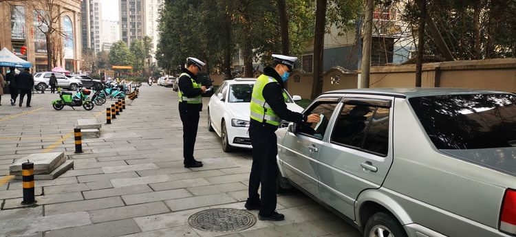 即将开学！汉中交警二大队护学岗已就位