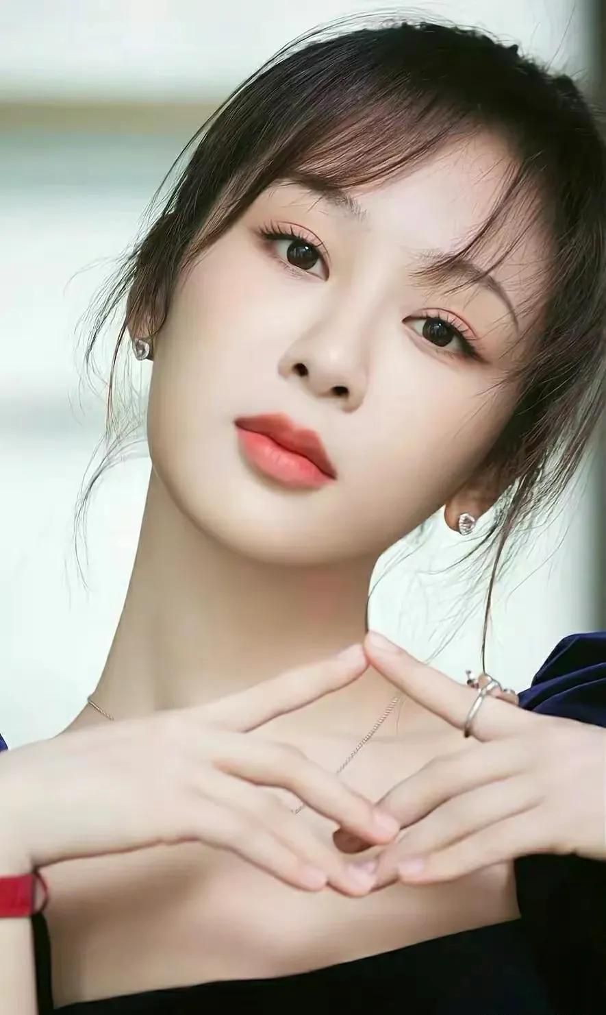 哇,杨紫和肖战CP感也太强了,同样精致的五官,绝美的容颜