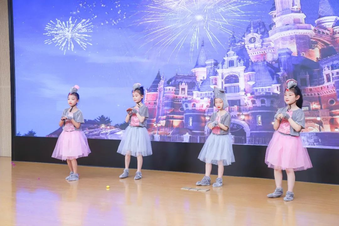 花田花绽，阅读悦心｜双流区黄甲小学举行读书节之阅读表演赛