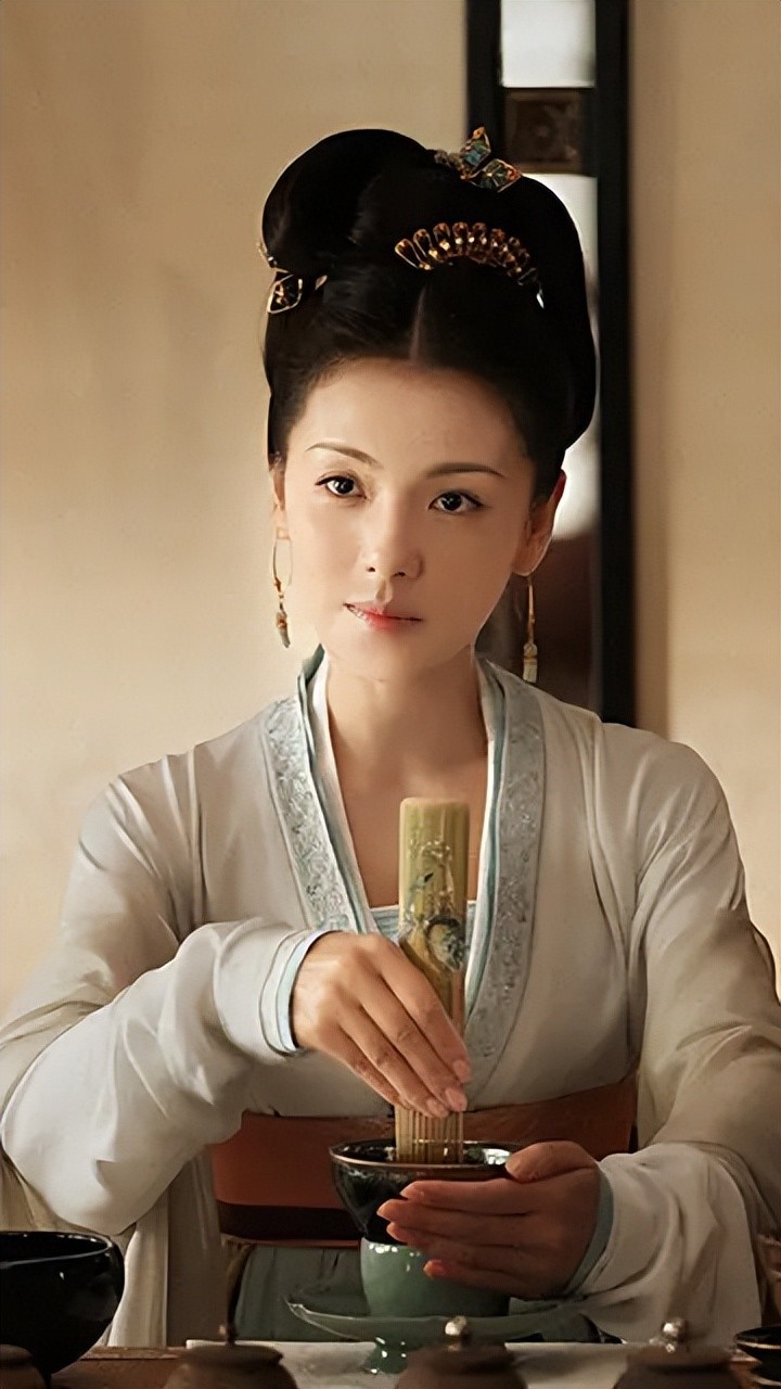 同样是“宋装美人”，把刘亦菲、赵丽颖、刘涛放在一起，差别明显