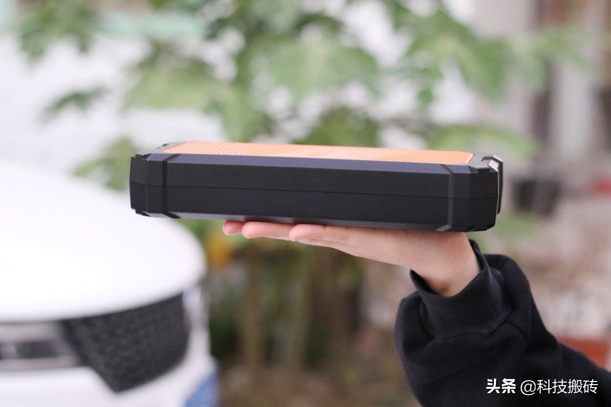 不用充电就能给汽车打火？Autowit超级电容启动电源评测