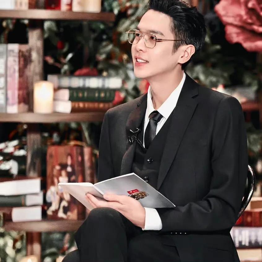 张若昀 穿西装真的很蛊
