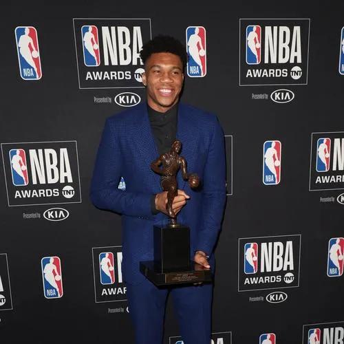 nba豪门大师有哪些(21世纪至今，投资NBA球队最成功的10位老板，勇士市值增幅达56亿)