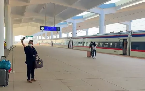 “复制粘贴”,网友:你要不说这是老挝,还以为是在我老家呢