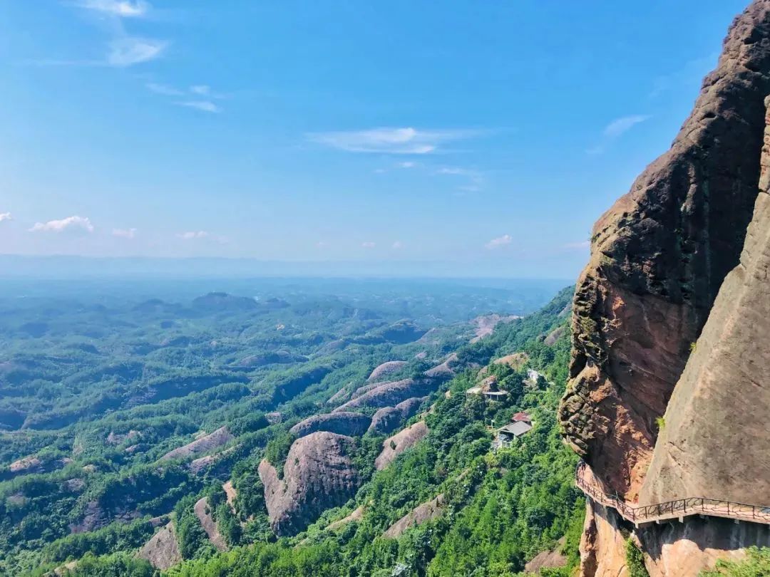 这个绝佳避暑纳凉胜地，让你感受23℃凉爽夏天，中惠旅石牛寨景区