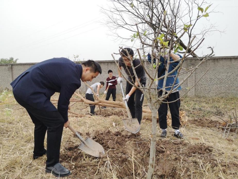 酿酒、种树、煮番茄酱！湖北这所高校“花式课堂”紧跟教育部要求