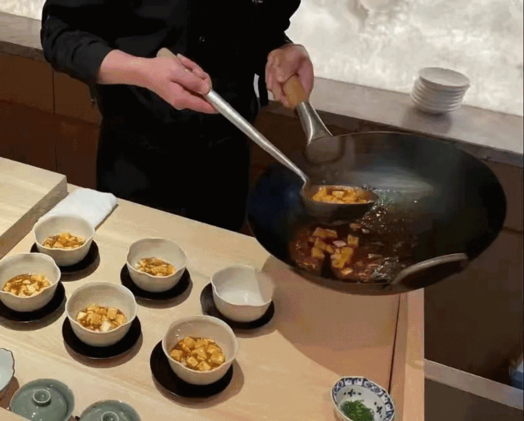 手握全世界1/5的镍，“妖镍”背后的温州首富项光达 | 小巴看一周