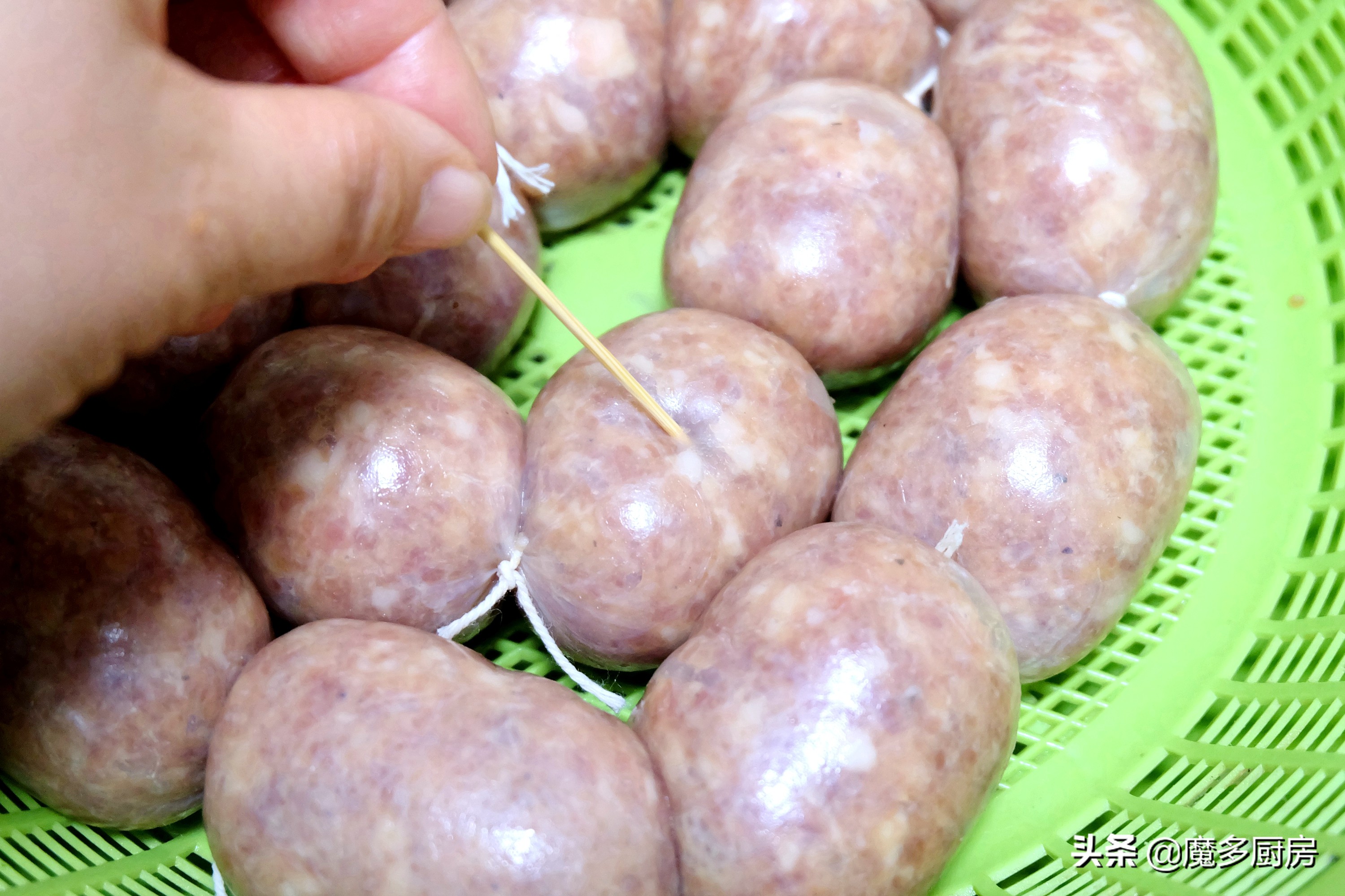 想吃放心烤肠，自己动手做吧！详细图文食谱来了，跟做准成功