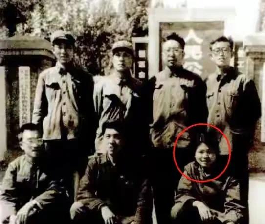 刑质斌：央视播音33年，和丈夫相守48年，搭档罗京去世后离职