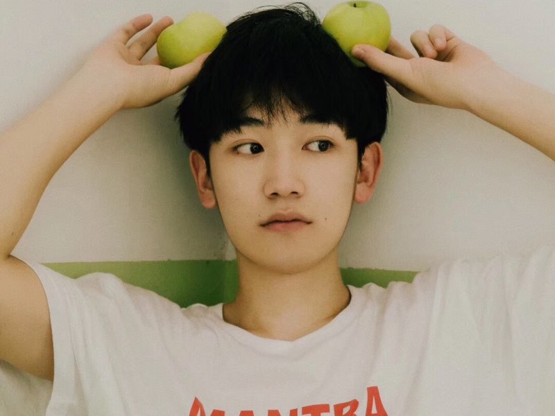 中国内地男演员郭丞活泼率真 网友们觉得他颜值如何可评论关注转发