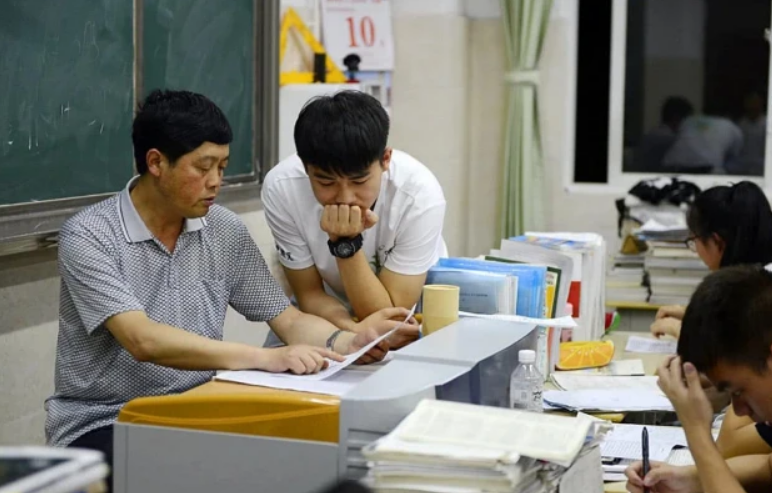 适合中等生报考的3所大学，录取分数不高，毕业后不愁找工作