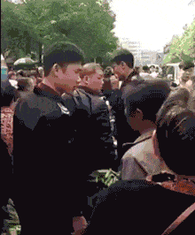 今天和老公一起午睡，我醒了但没睁开眼，老公以为我还在睡觉