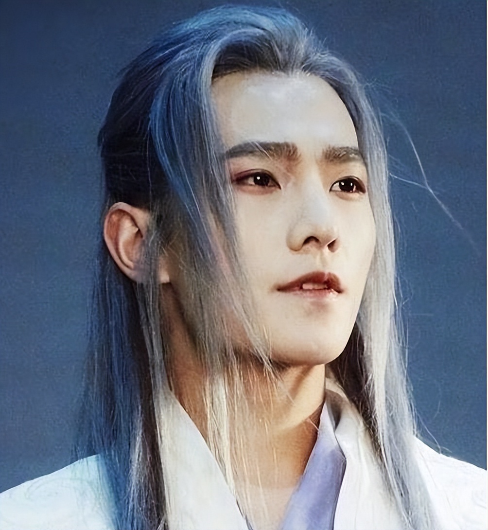 “龙须刘海”不要轻易尝试！有人仙气十足，有人酷似蟑螂精