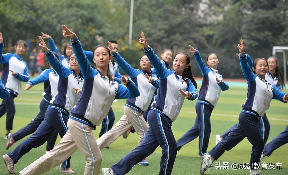 成都课间操花式上新！忍不住呼：羡慕