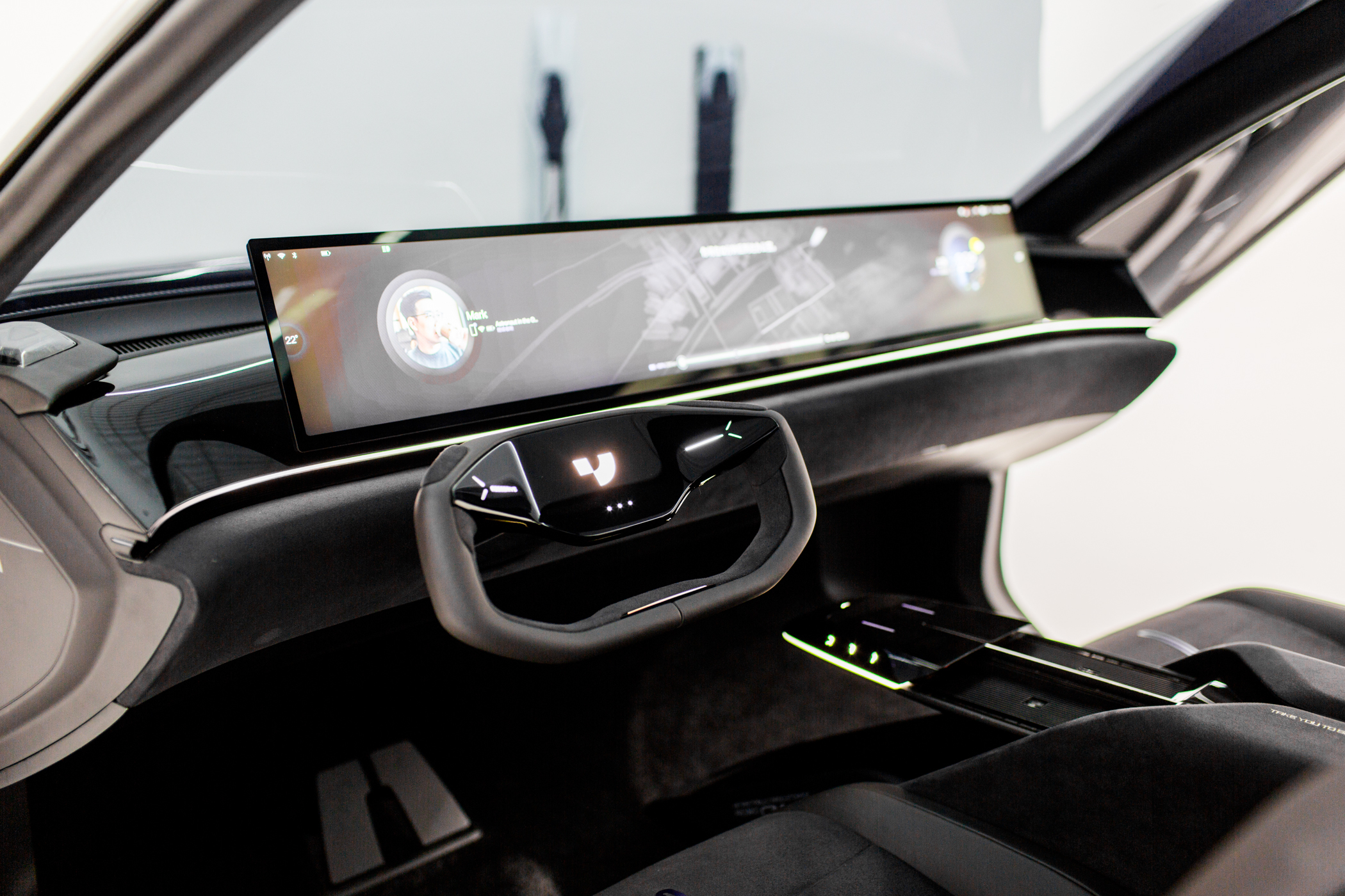 百度旗下第一款车来了！静态体验集度ROBO-01概念车