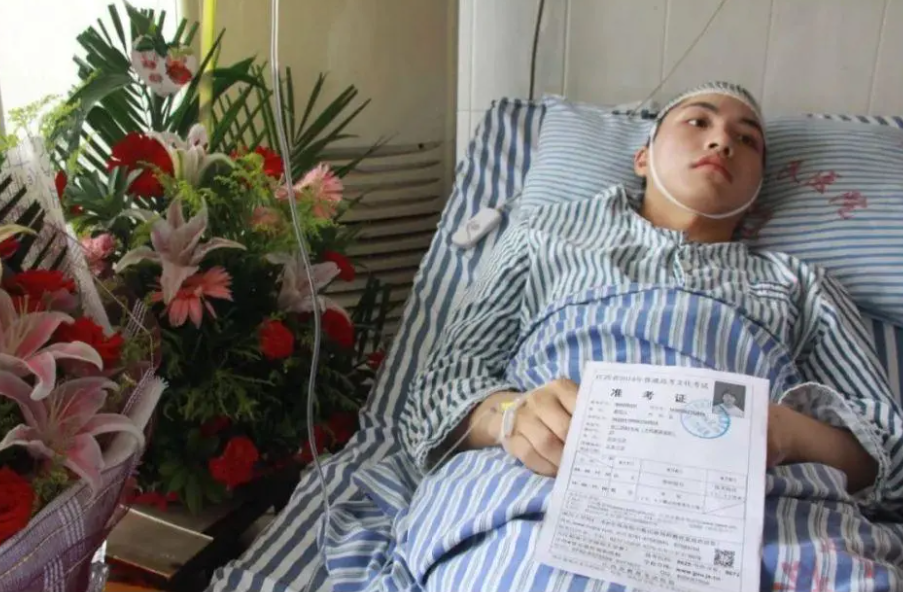 2014年，江西两位夺刀少年为救全车人错过高考，如今怎样了