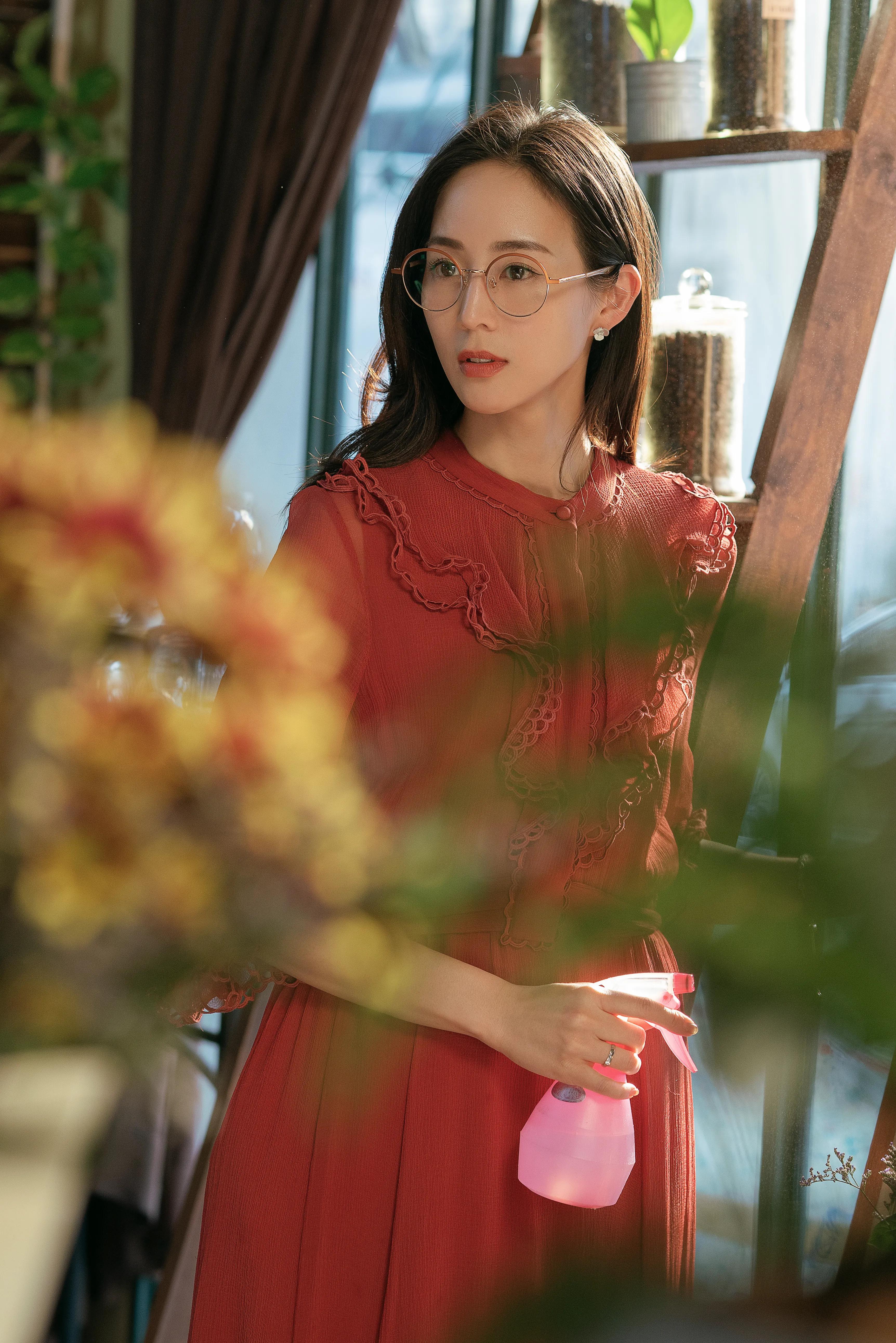 《唐人街探案》张钧甯lvy玫瑰红长裙高清原图