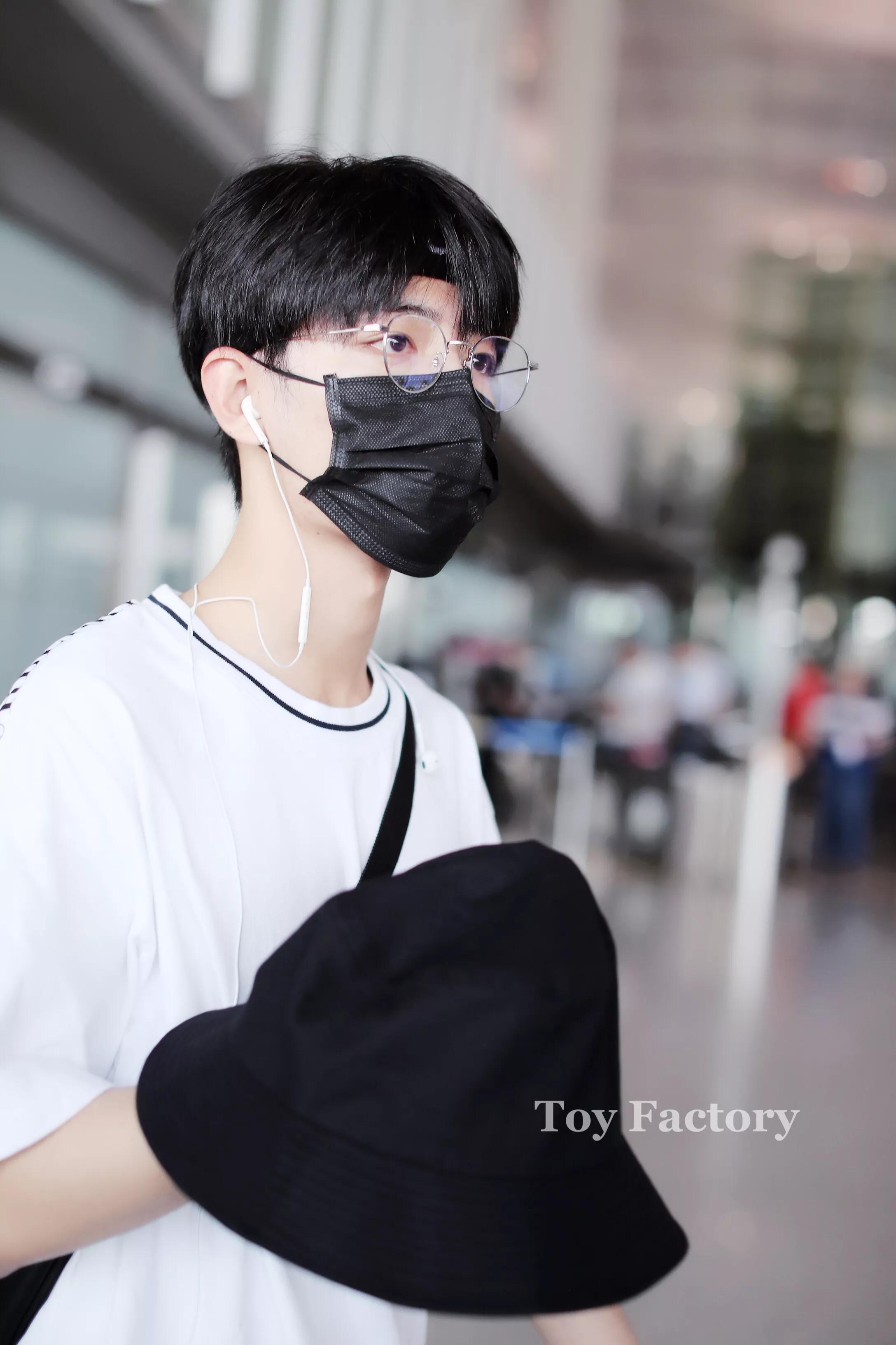 考古肖战:2018年9月—12月机场时间线汇总,今天请叫我收图狂魔