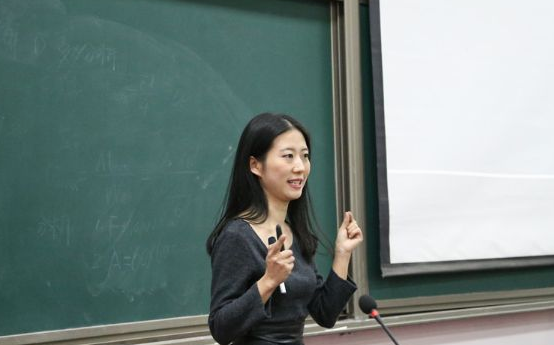 大学入党跟成绩无关，“决定权”在2人手中，大学生应该尽早了解