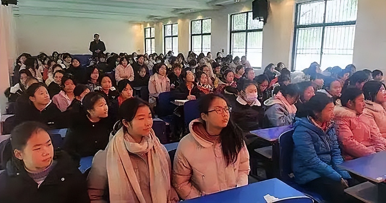 90年，江西高二女生帮助10岁陌生弟弟，27年后弟弟事业有成来报恩