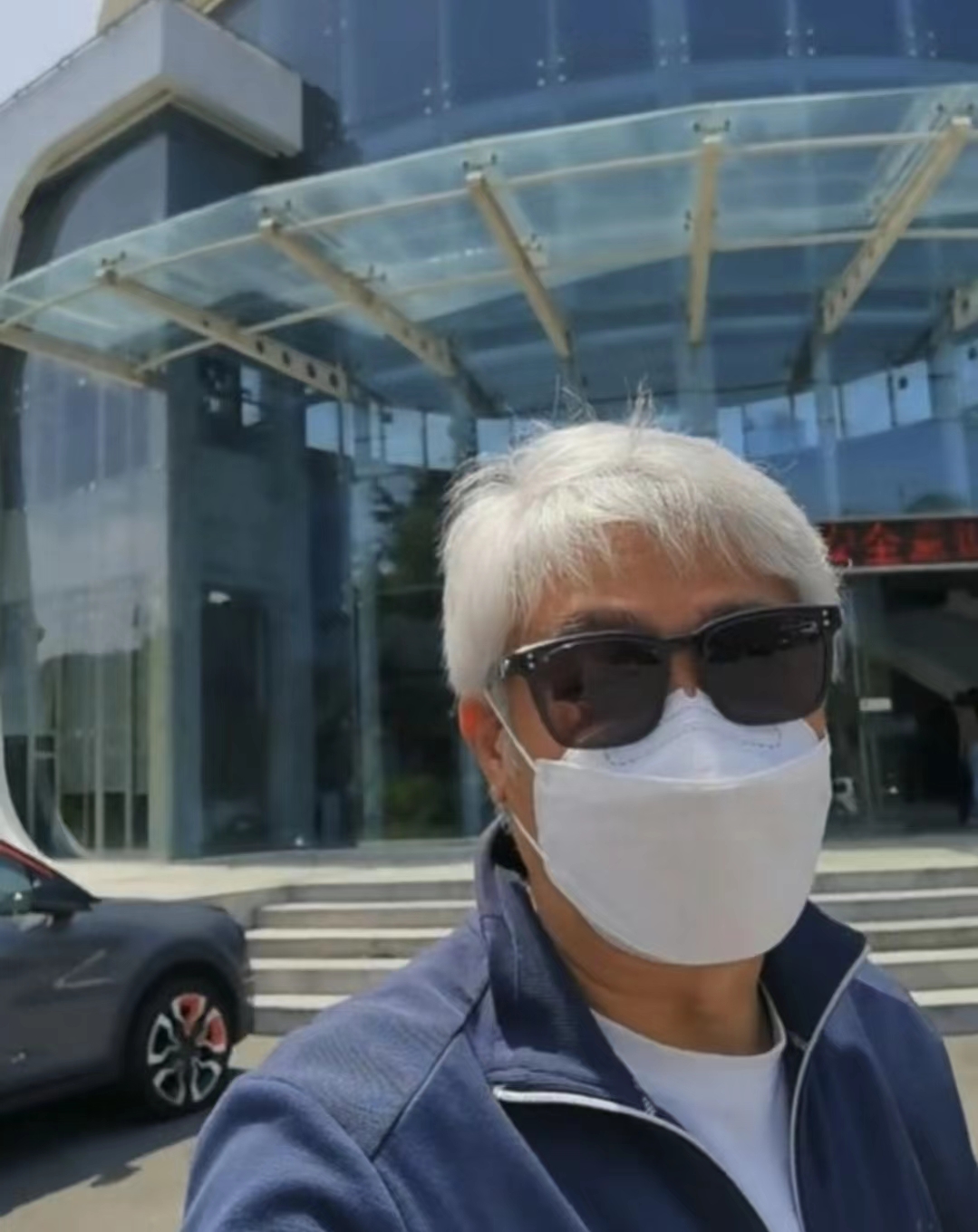 定居珠海已拿到居住证！香港知名老戏骨分享申请医保卡：好有益处