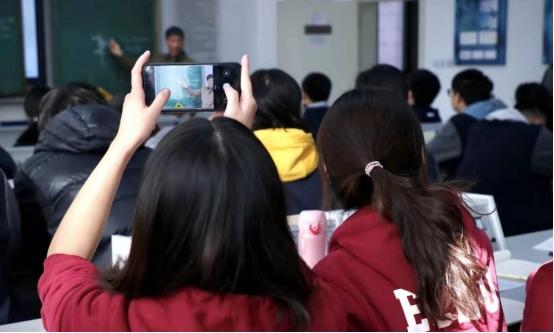 想当大学教师具备哪些条件？三个要素很重要，第一个是“硬要求”