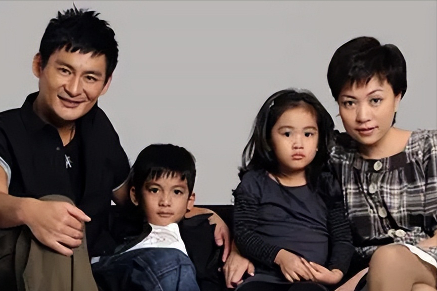 55岁景岗山酒不离手，妻子难以接受与其离婚，歌唱事业也被影响