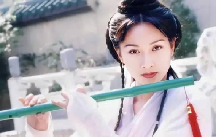 雪花神剑：明明梅绛雪是主角，为何却被聂小凤喧宾夺主了呢？