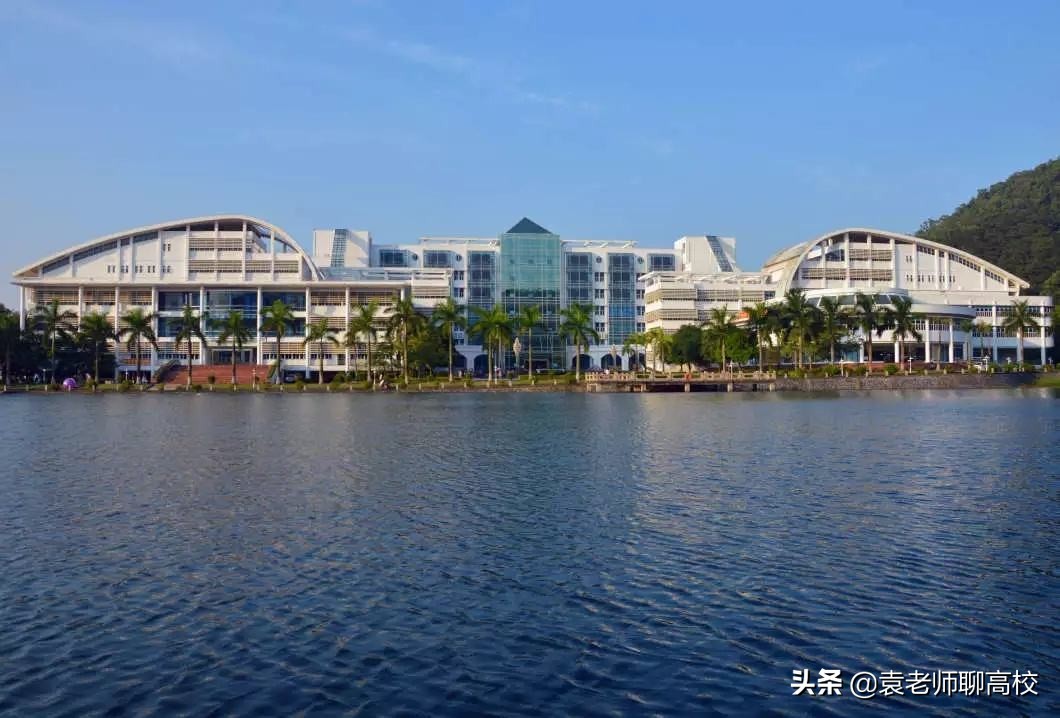 深圳大学与暨南大学，一个211一个双非第二名，你更倾向哪一个？