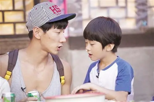 张亮：16岁辍学打工补贴病重父亲，31岁走红后到现在“无处可寻”